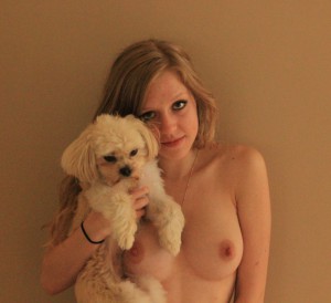 nacktfoto mit hund