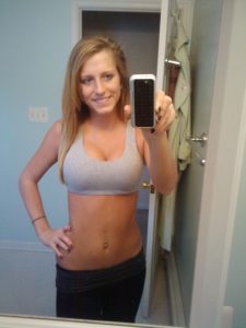 Tolle Figur Teen Selfie Spiegel Mit Top
